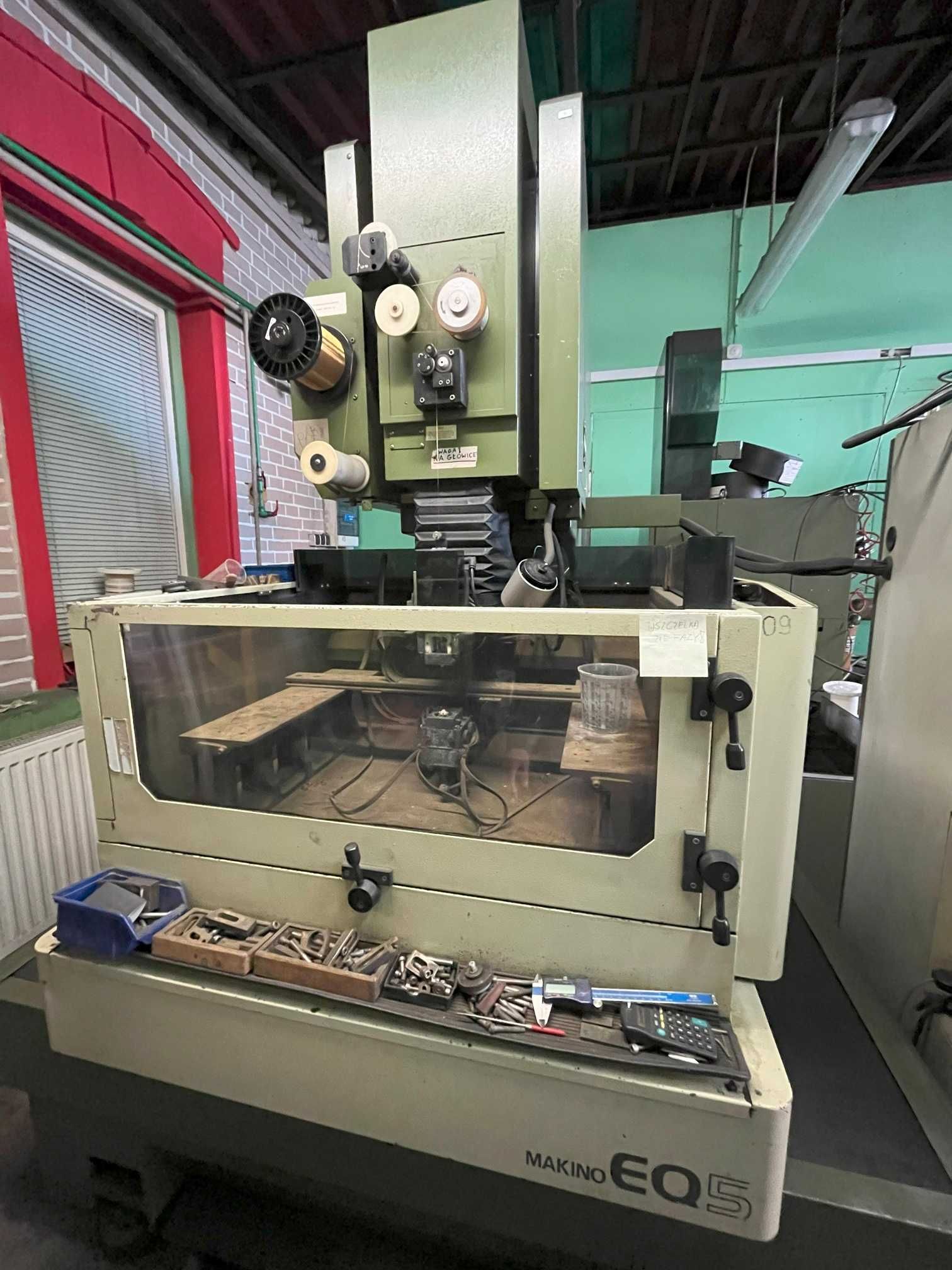 Elektrodążarka drutowa CNC MAKINO EQ5 japońska precyzyjna drutówka CNC