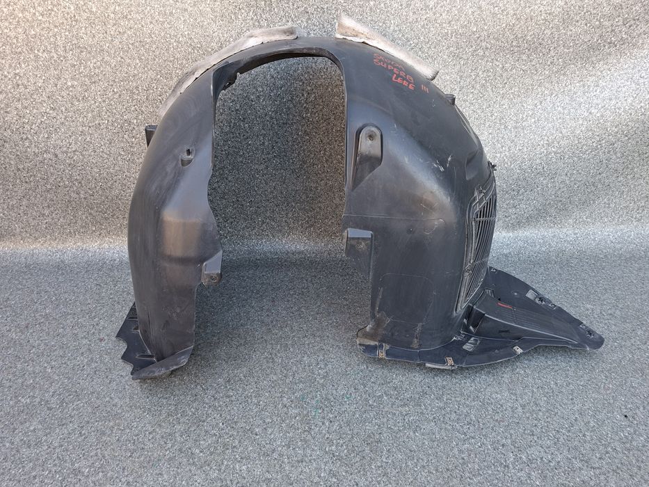 Skoda Superb III nadkole lewy przód Oryginał Idealne