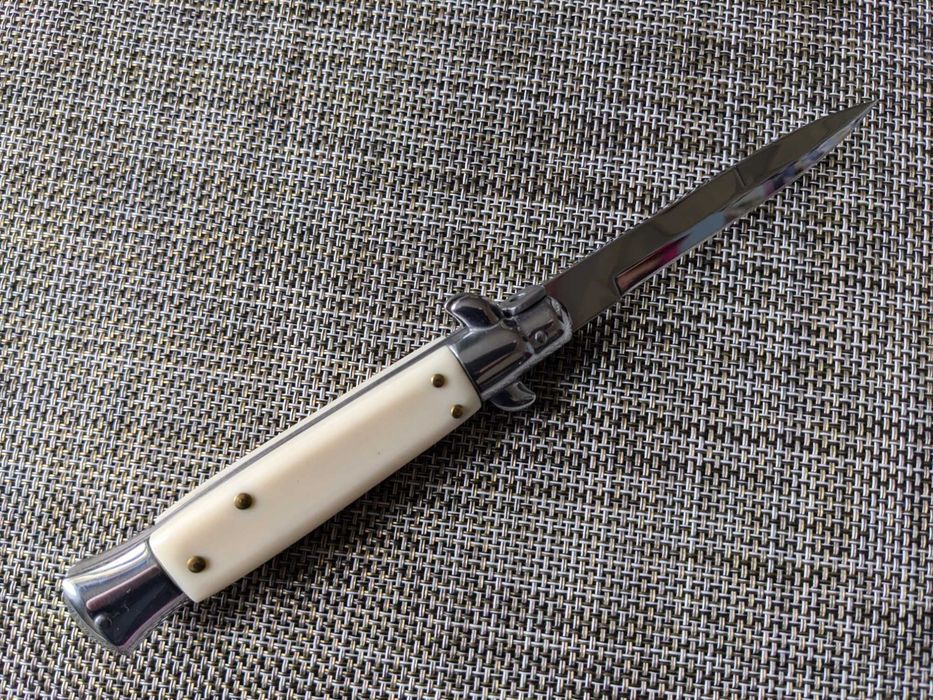 Ніж викидний. стилет. автоматичний викидний ніж. нож выкидной