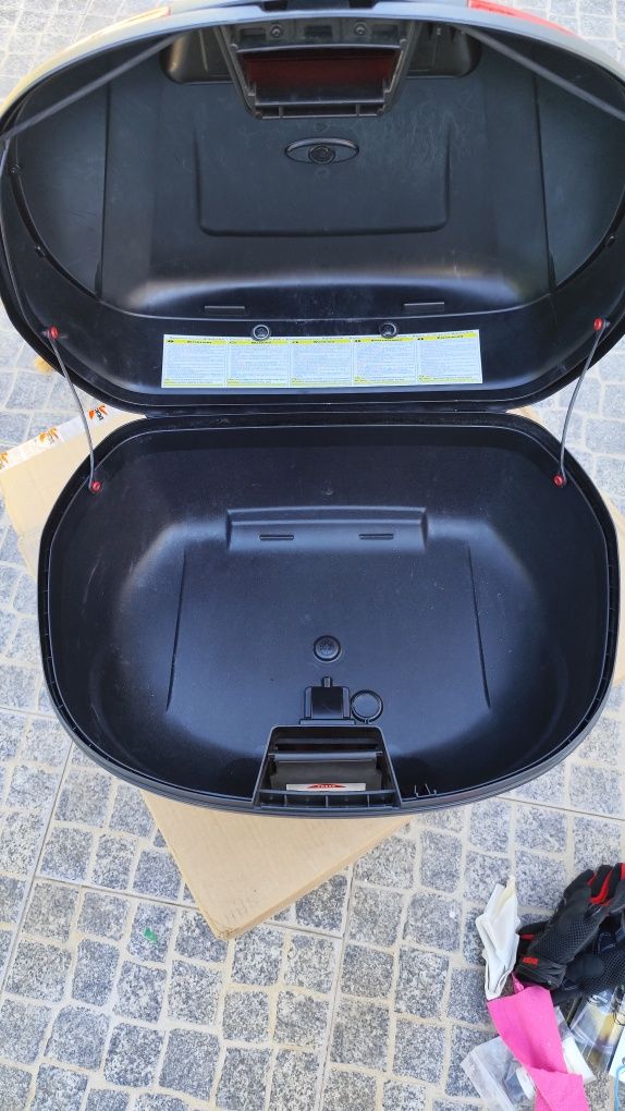 Baú top case Givi 47litros
