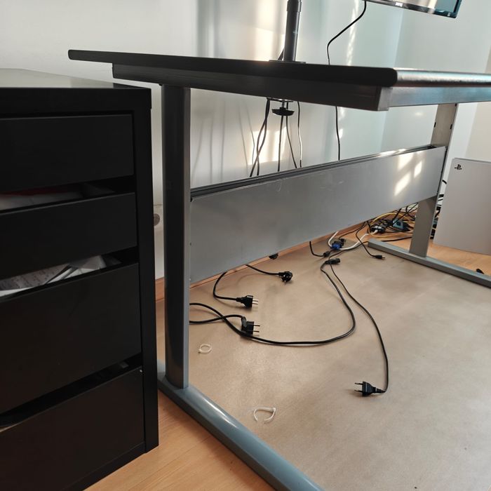 Secretaria ikea tampo escuro madeira