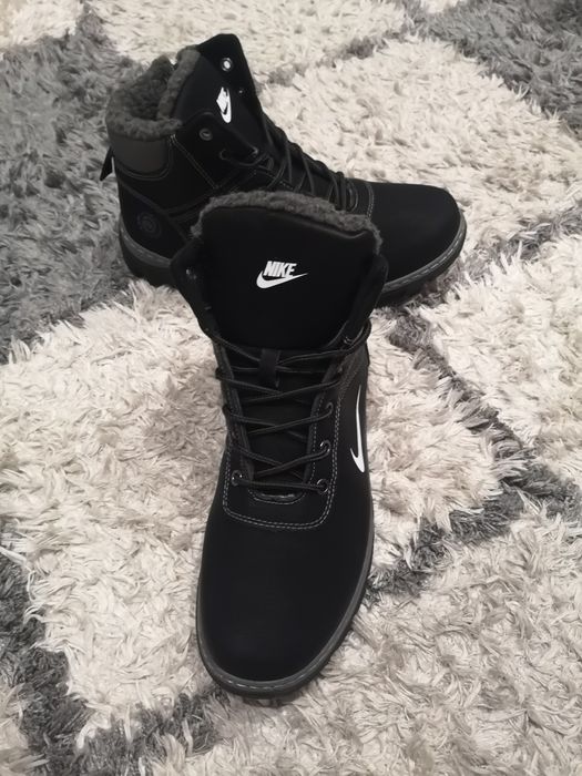 Nowe zimowe buty męskie.