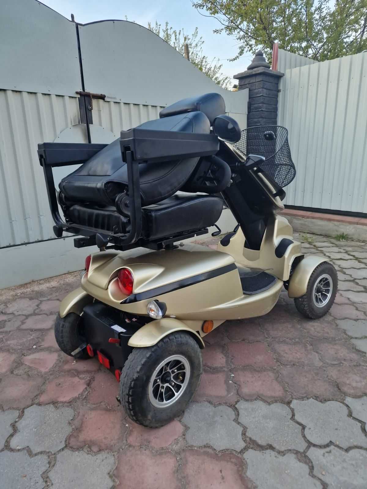 Продам скутер для людей з інвалідністю та пристарілих.