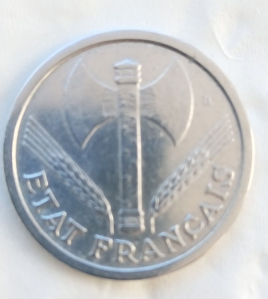 Várias moedas França e Inglaterra