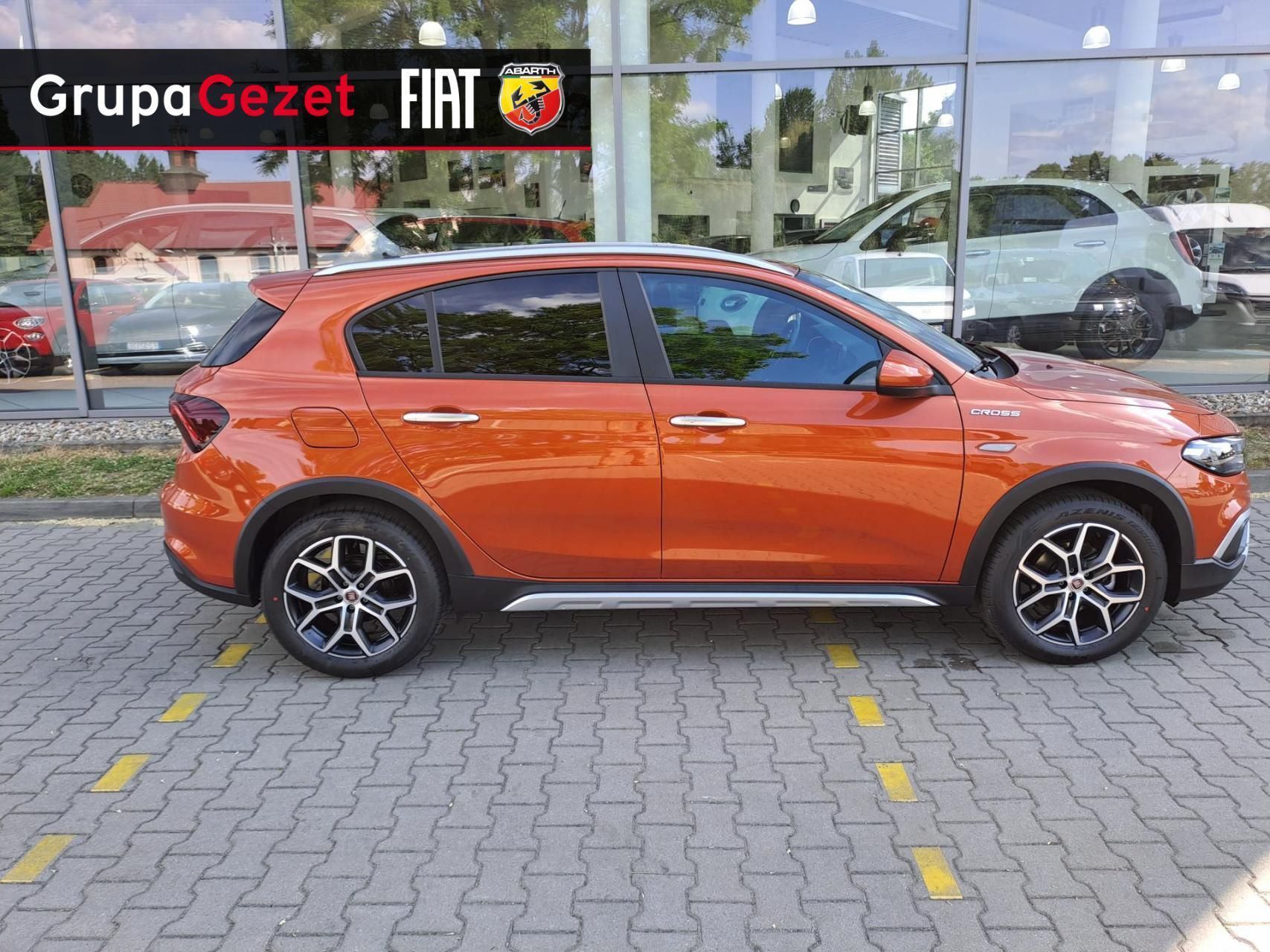 Fiat Tipo Cross 100KM Pomarańczowy Paprika Zarejestrowany FV23%