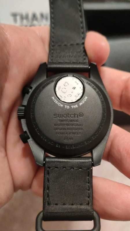 MoonSwatch Mission to the MoonPhase (Black) Snoopy - SO33B700