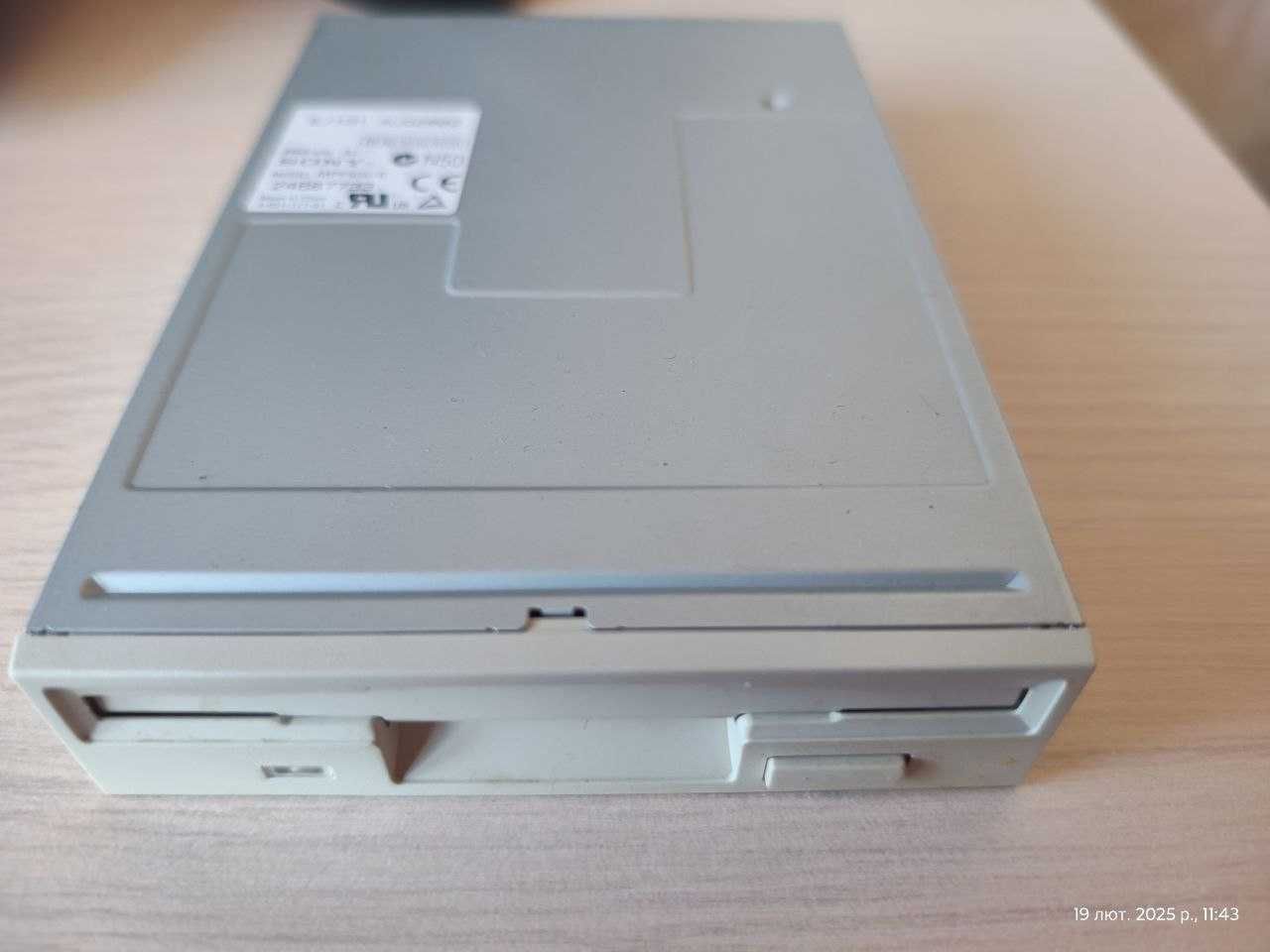 Floppy дісковод SONY