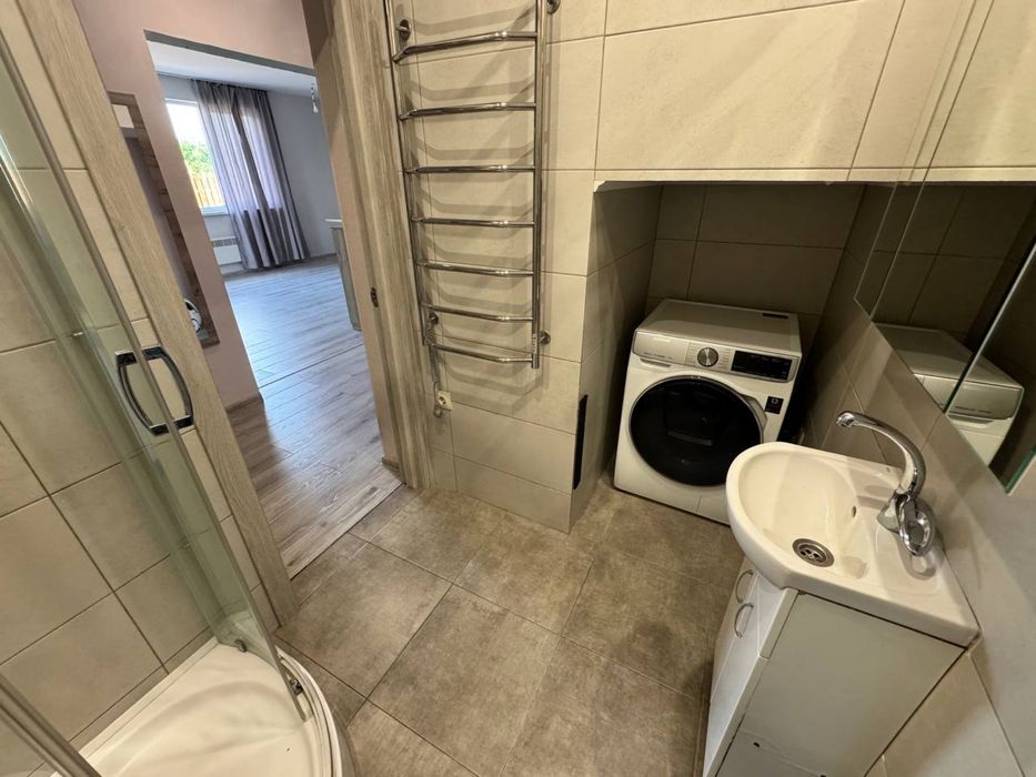 Продам будинок-дуплекс 2 поверховий Святопетрівське.