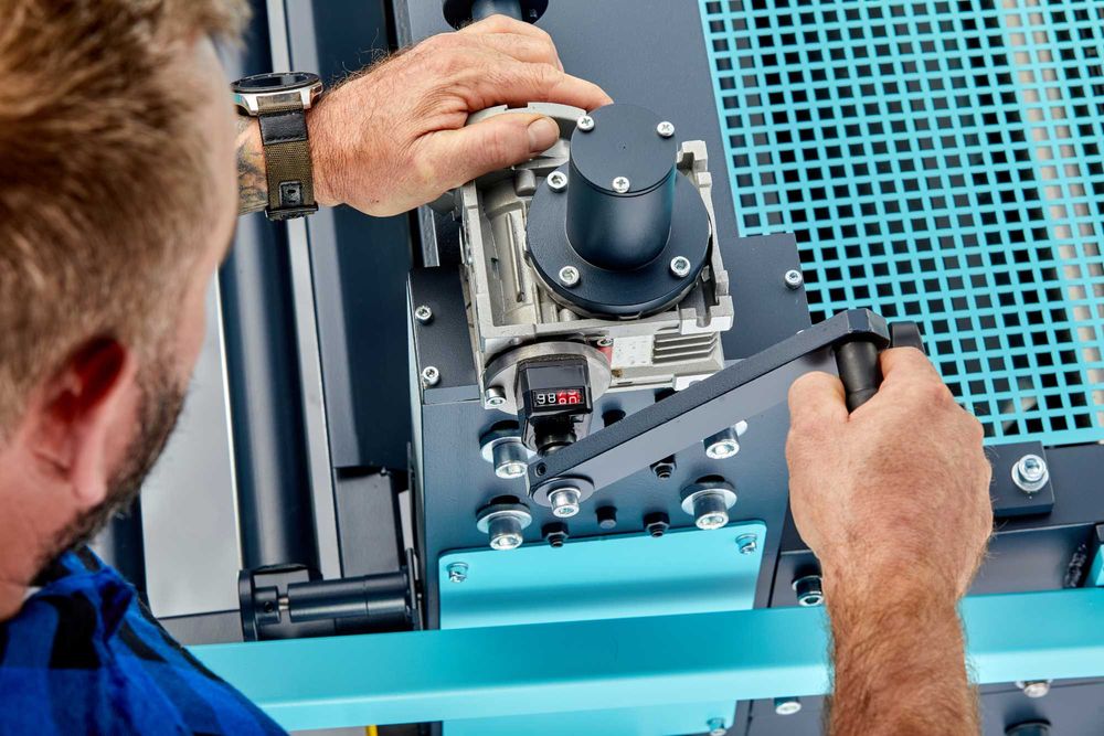 Linia do cięcia rozkroju wzdłużnego poprzecznego blachy