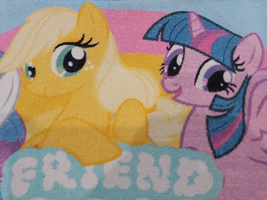 Poncho ręcznik z Kapturem Little Pony ze SMYKA Cool Club 60x112 cm.