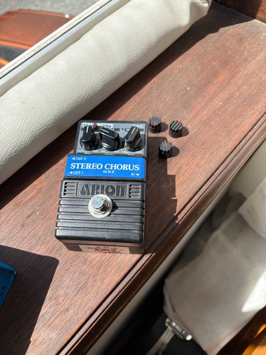 Ampeg Arion Mad Professor Boss chorus tremolo volume