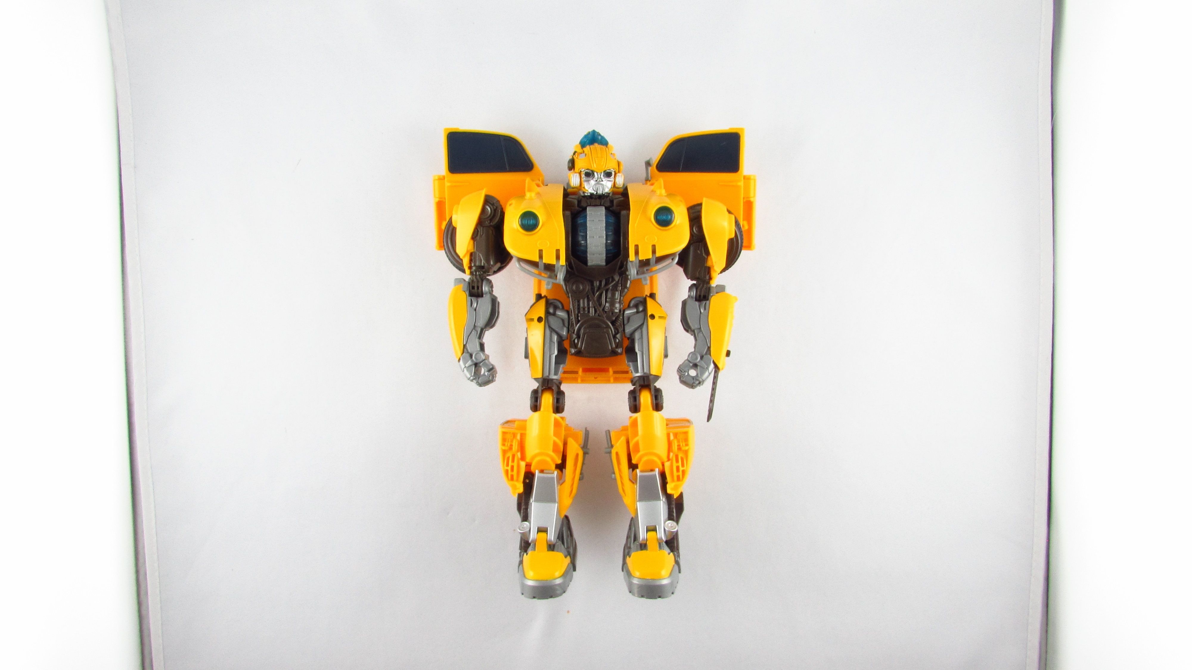 HASBRO Transformers MV6 Power Charge Bumblebee Figurka Interaktywna 1