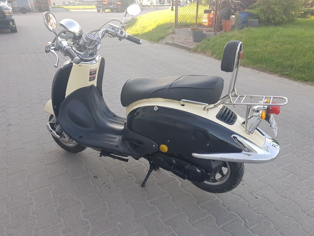 Sprzedam skuter 50 retro 2009r