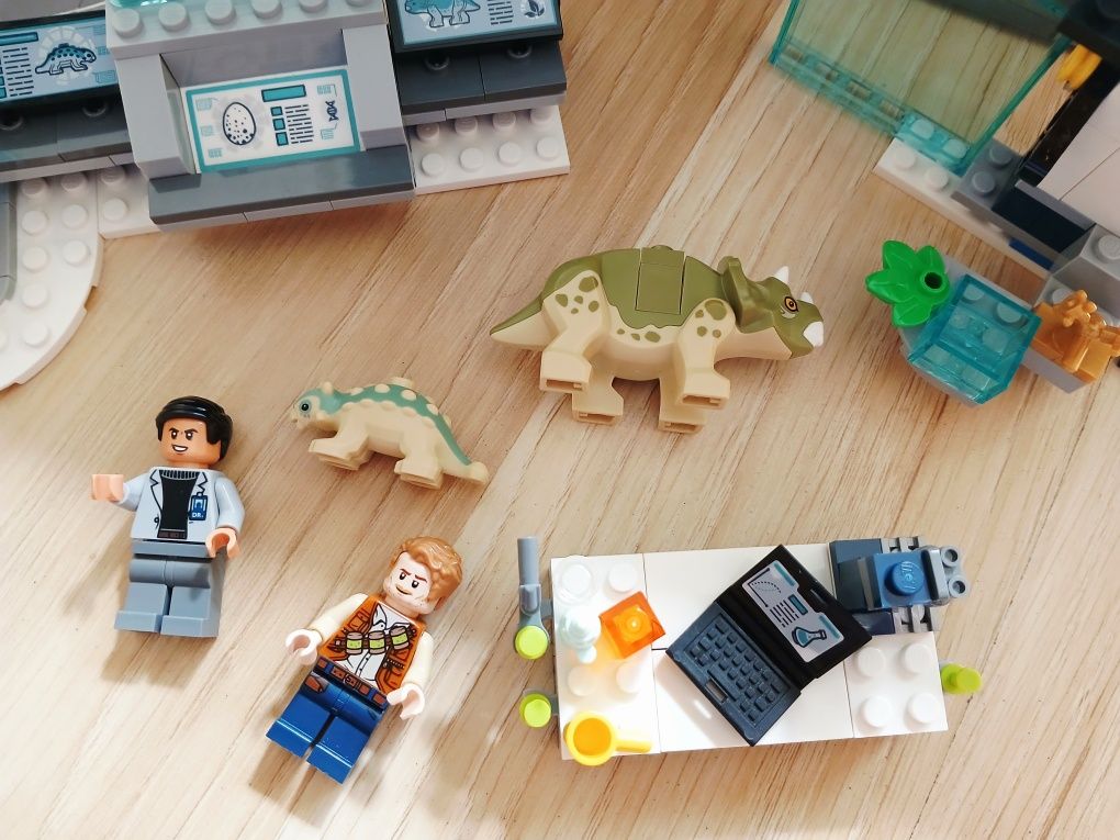 Lego Jurrasic World 75939 Laboratorium dinozaury Owen Dr Wu 6+ zestaw