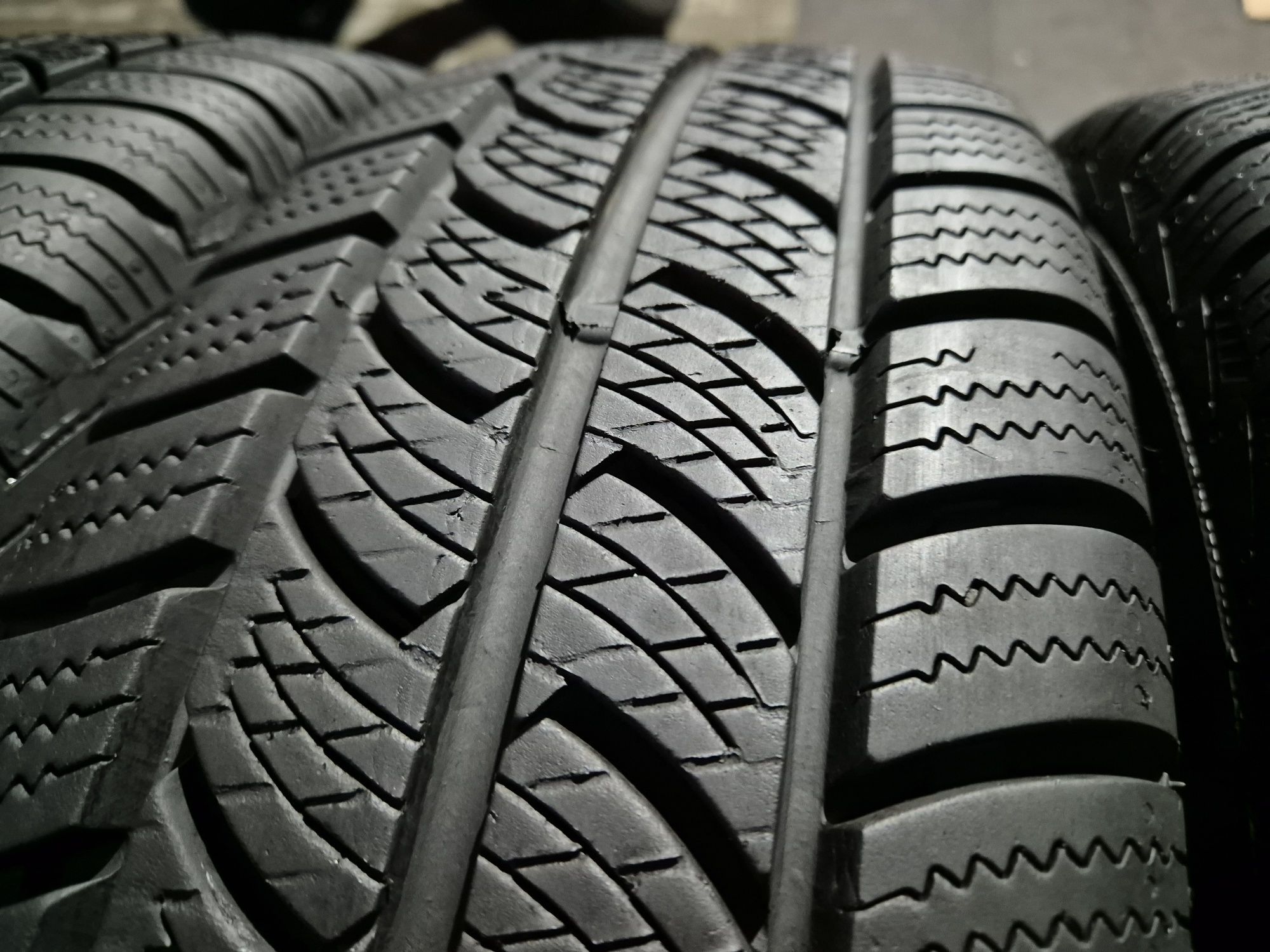 205/75/16C Continental Vanco Winter 2  9mm