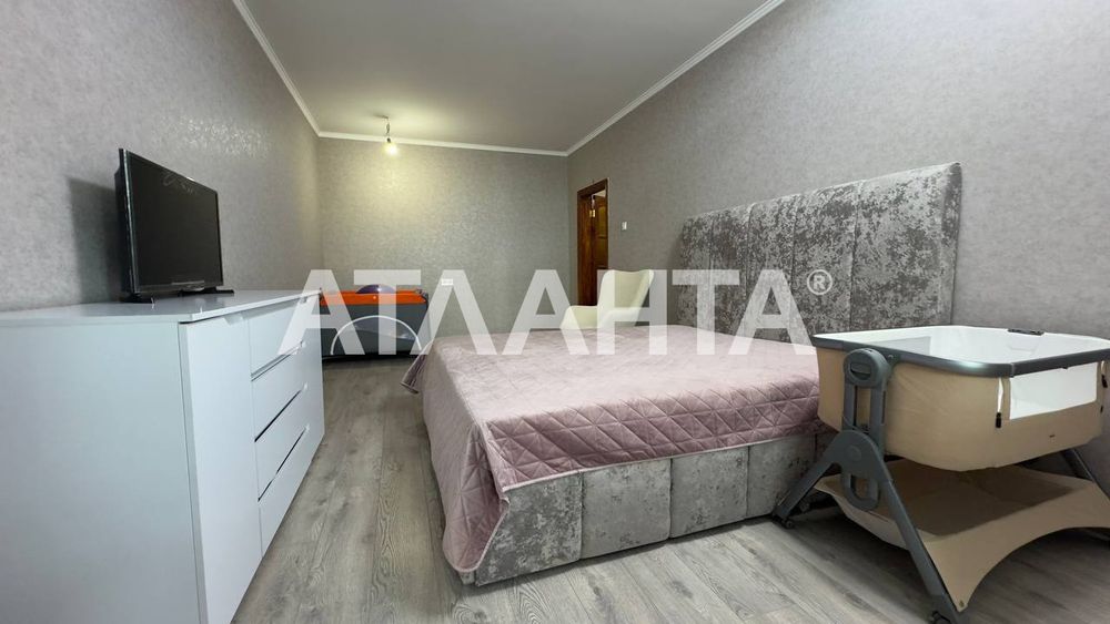 Двухкомнатная квартира с ремонтом вблизи моря