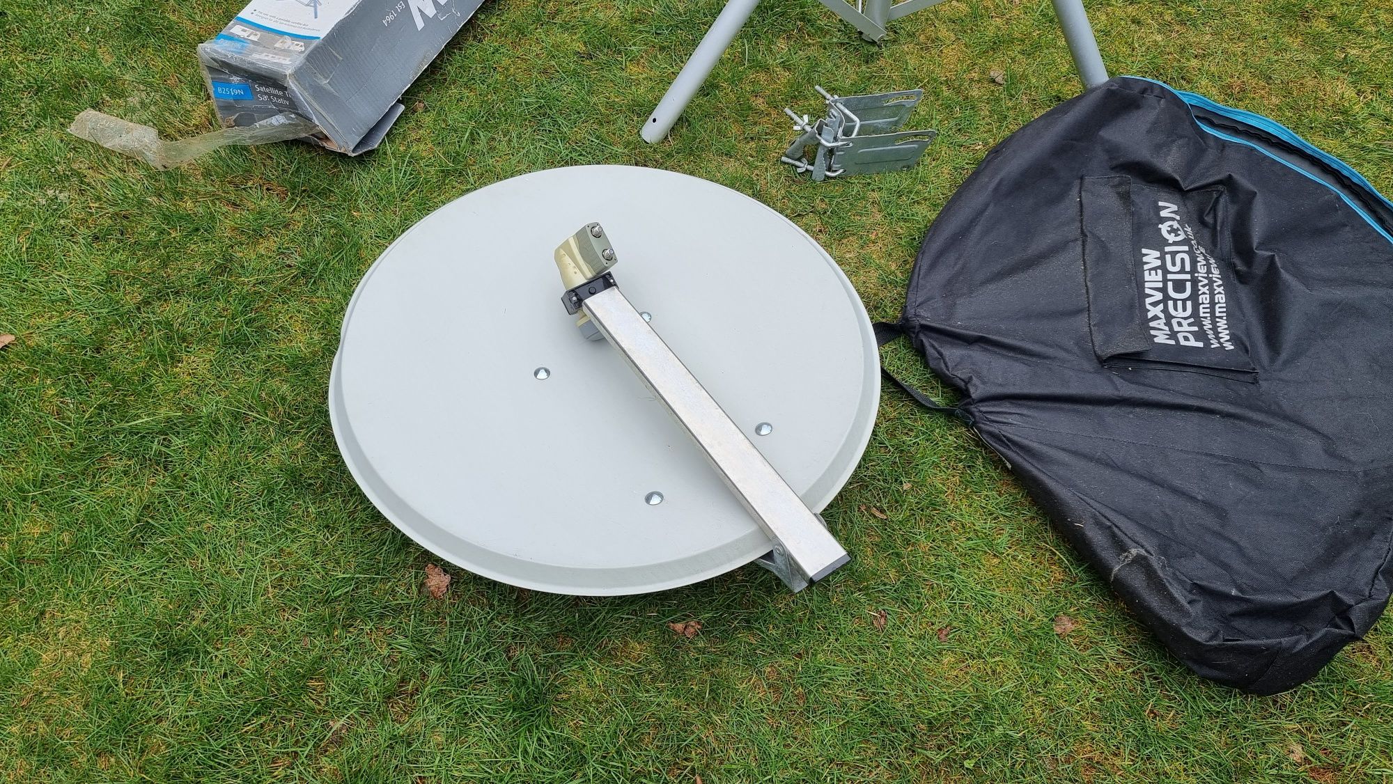 Antena satelitarna kempingowa +  statyw
