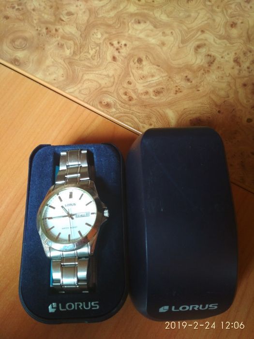 Водонепроникний годинник LORUS