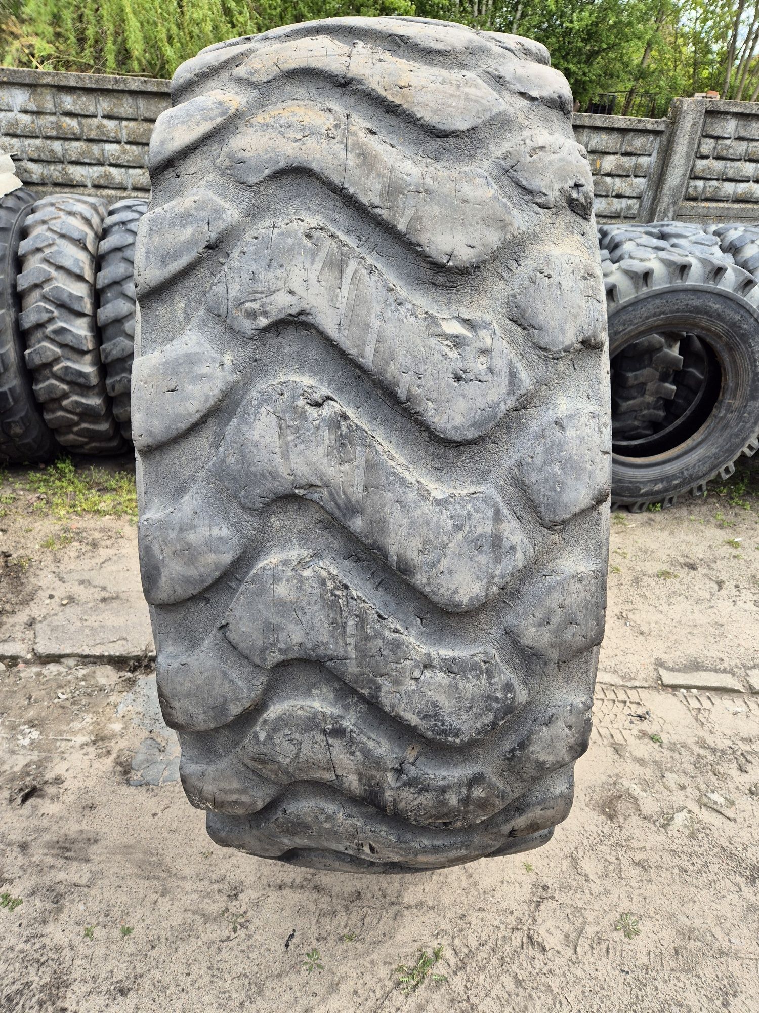 Opona 23.5r25 Michelin