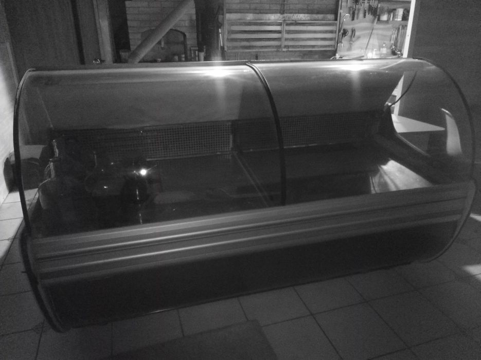 Холодильник ветрина