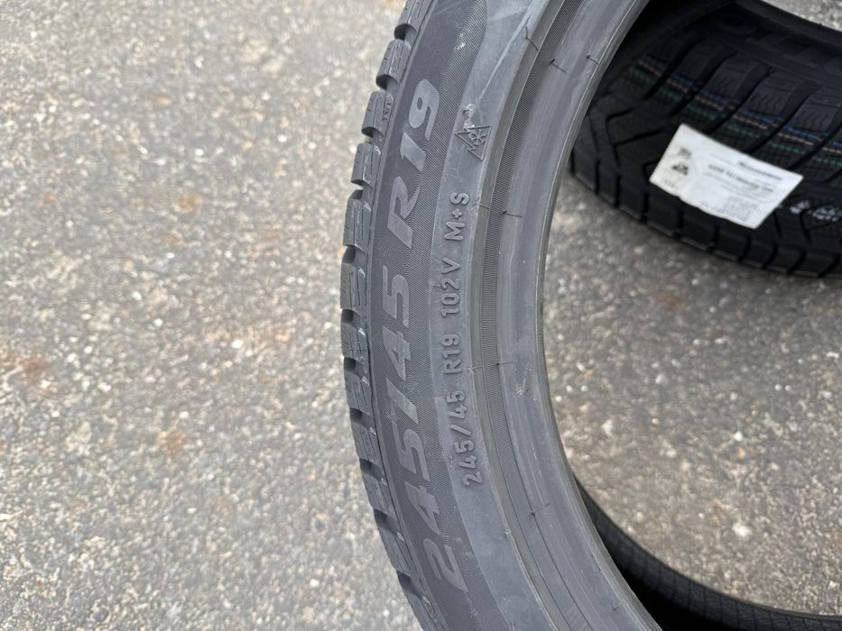 Pirelli Sottozero 3 245/45 R19 102V zima zimówki opony Audi A0
