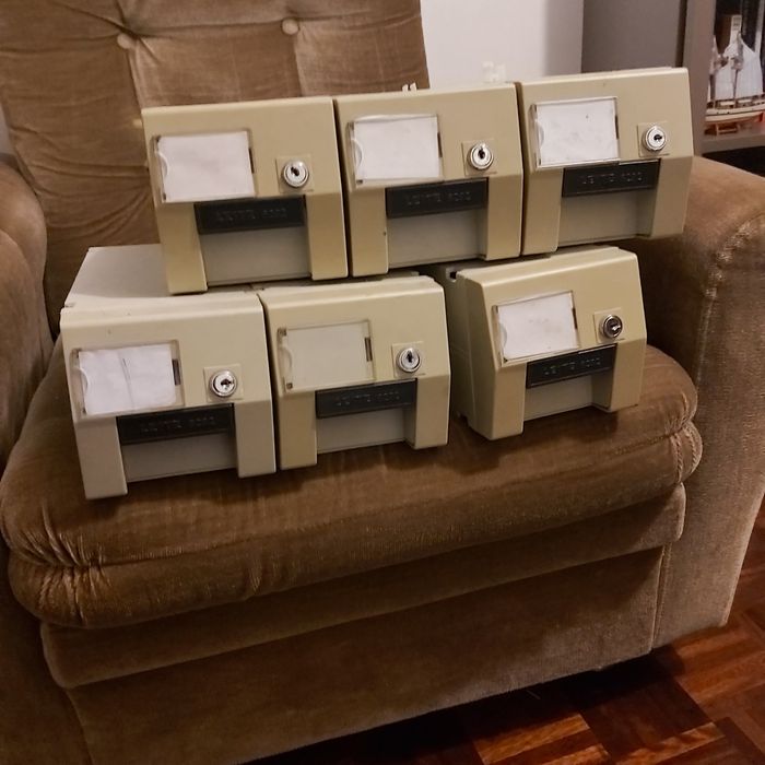 Caixas gavetas de arrumação