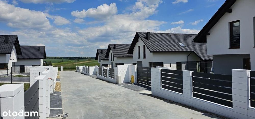 Działka z domem w Goszycach