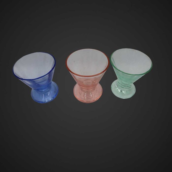 Kieliszki szkło kolorowe + 1 szt szkło uranowe b4/020234