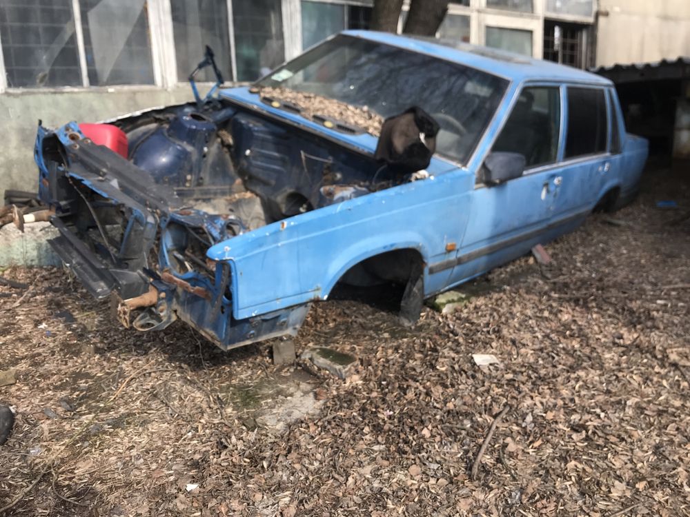 Volvo 740 не на ходу с документами.