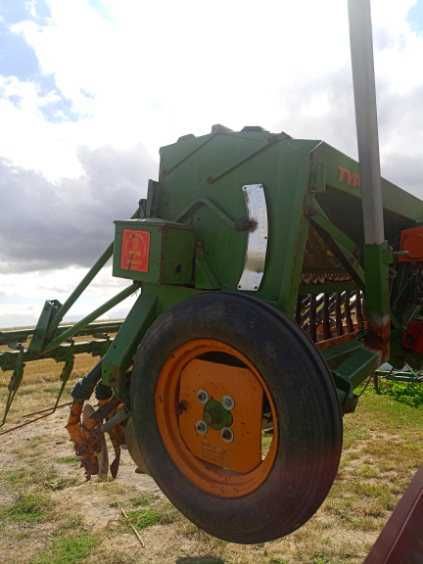 SPRZEDAM zadbany siewnik Amazone