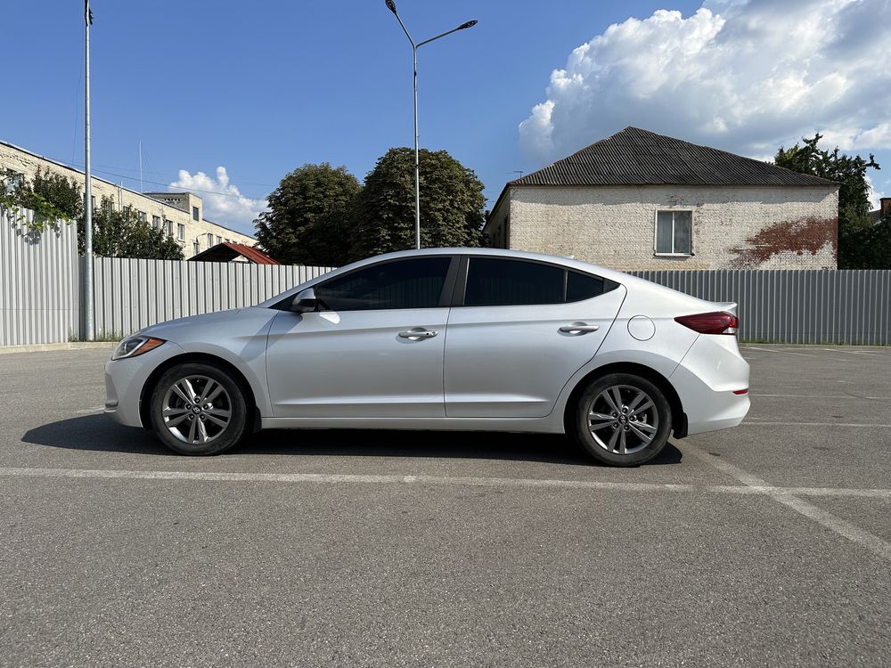 Hyundai Elantra SEL Plus