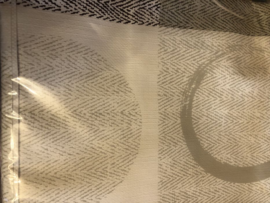 Obrus cerata na włókninie gruba w koła