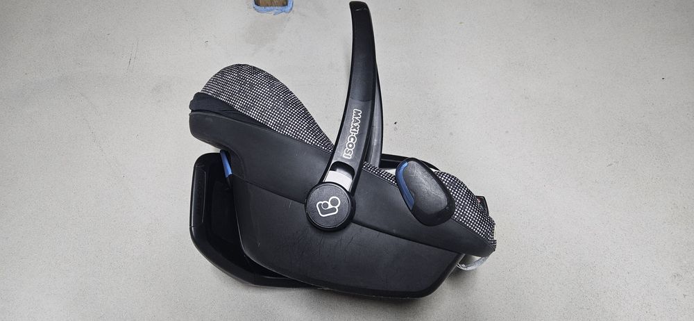 Nosidełko Maxi cosi Pebble Plus + baza