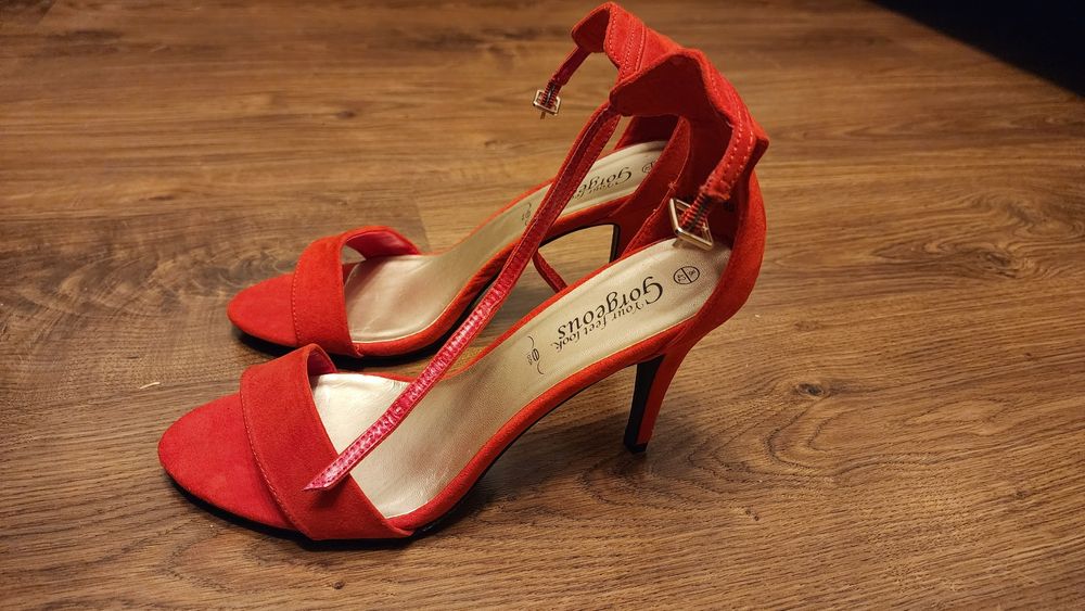 Святкові босоніжки 42р