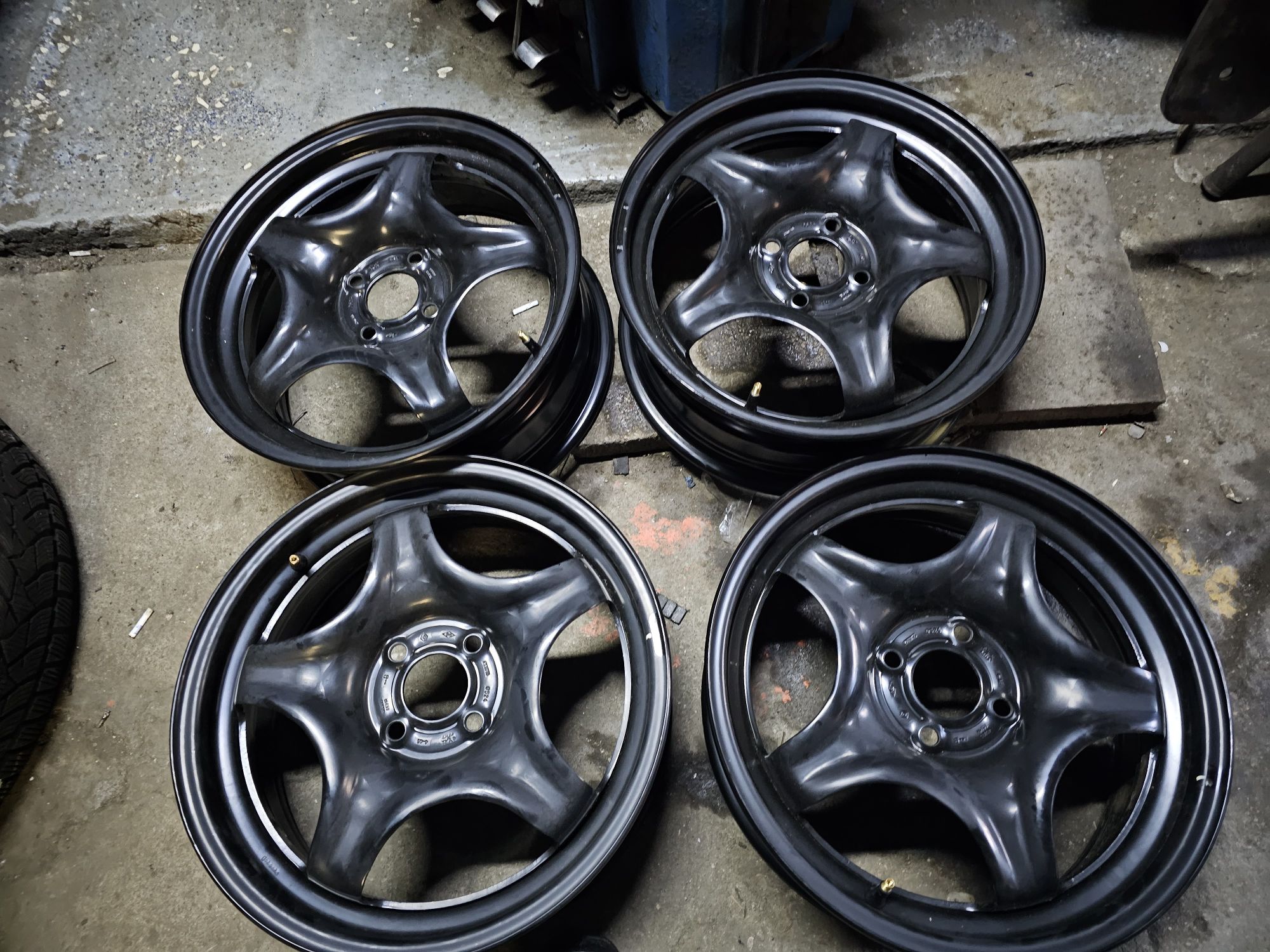 Felgi Stalowe Strukturalne Nowe-Demo Renault-Dacia R16 4x100 ET37-6.5J