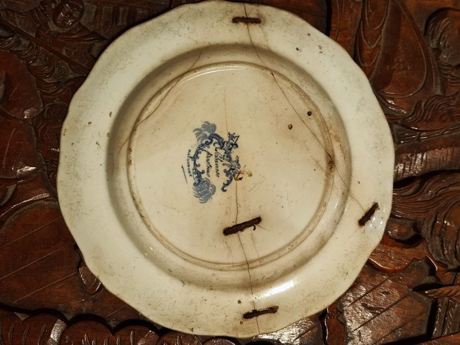 Pratos em porcelana de coleção