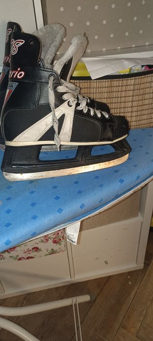 Sprzedam łyżwy hokejowe