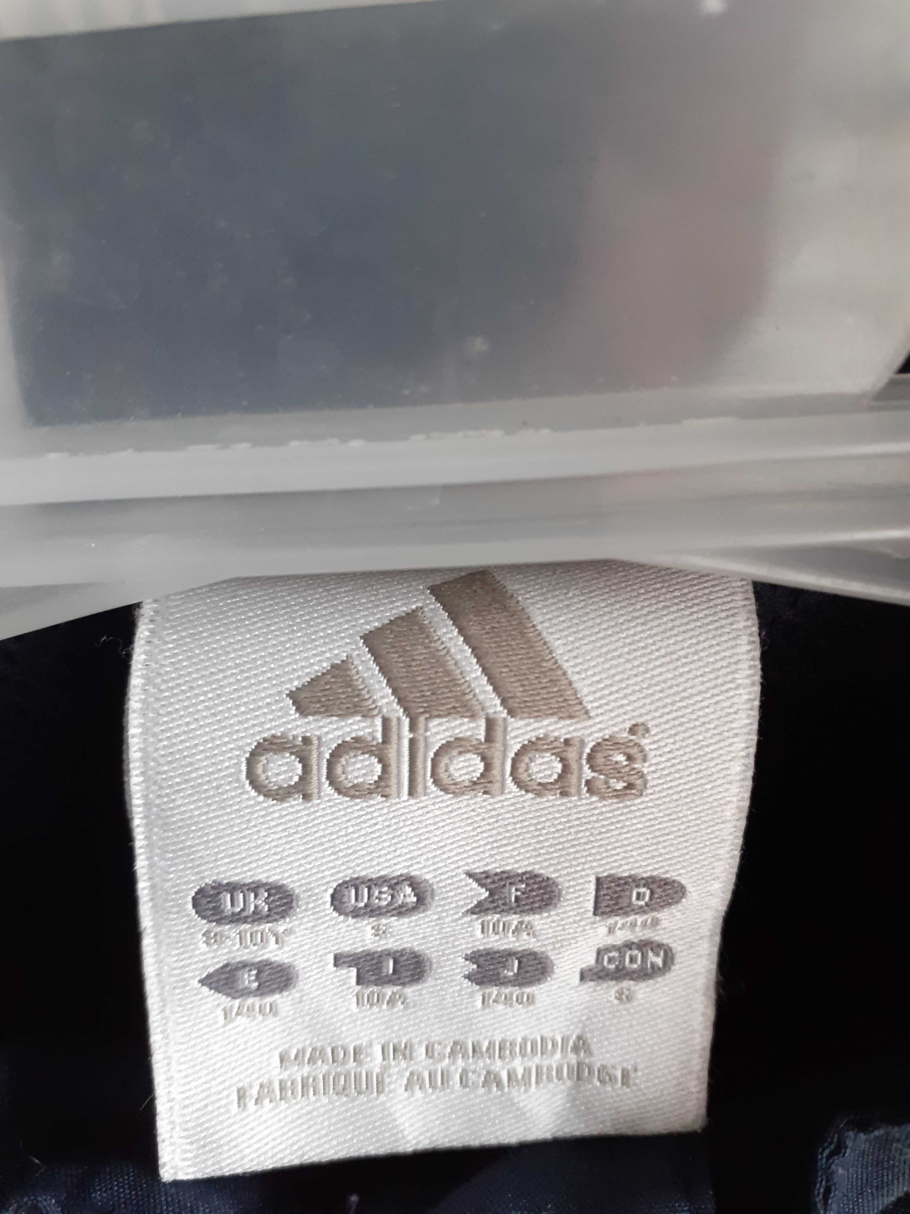 Sprzedam kurtkę wiatrówke Adidas 140