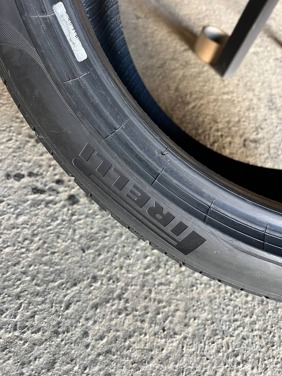 Шини 235/40 r19 Pirelli Pzero 2021р (141)