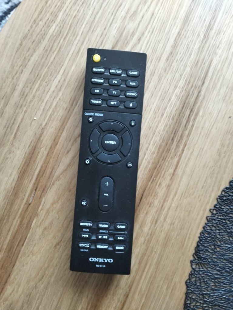 Amplituner Onkyo 686, 7.2