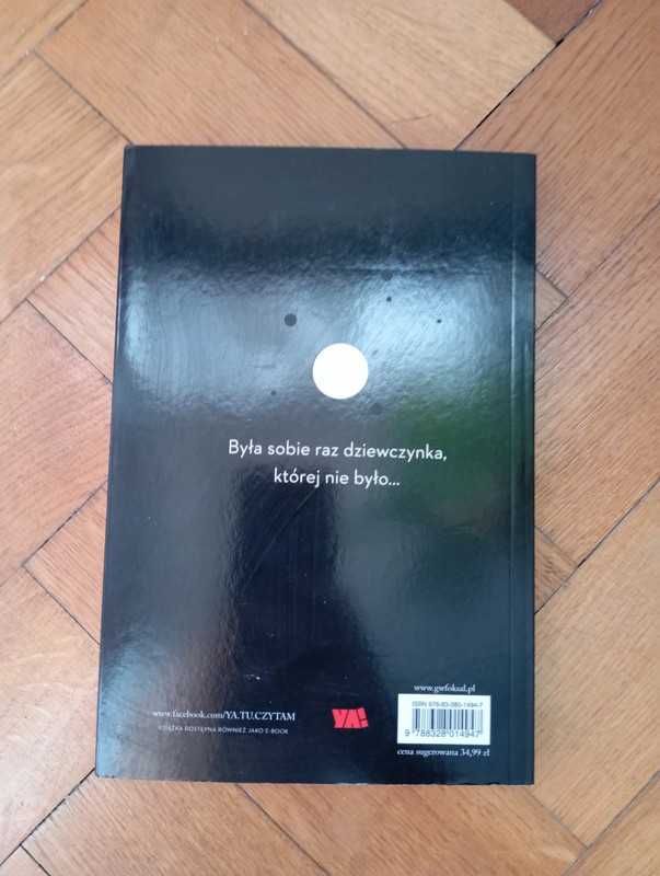 Czarne jak heban - Salla Simukka