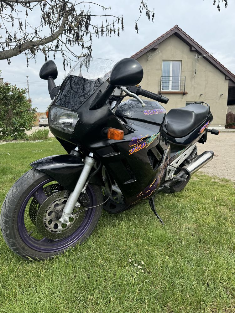 Suzuki gsxf 750 f