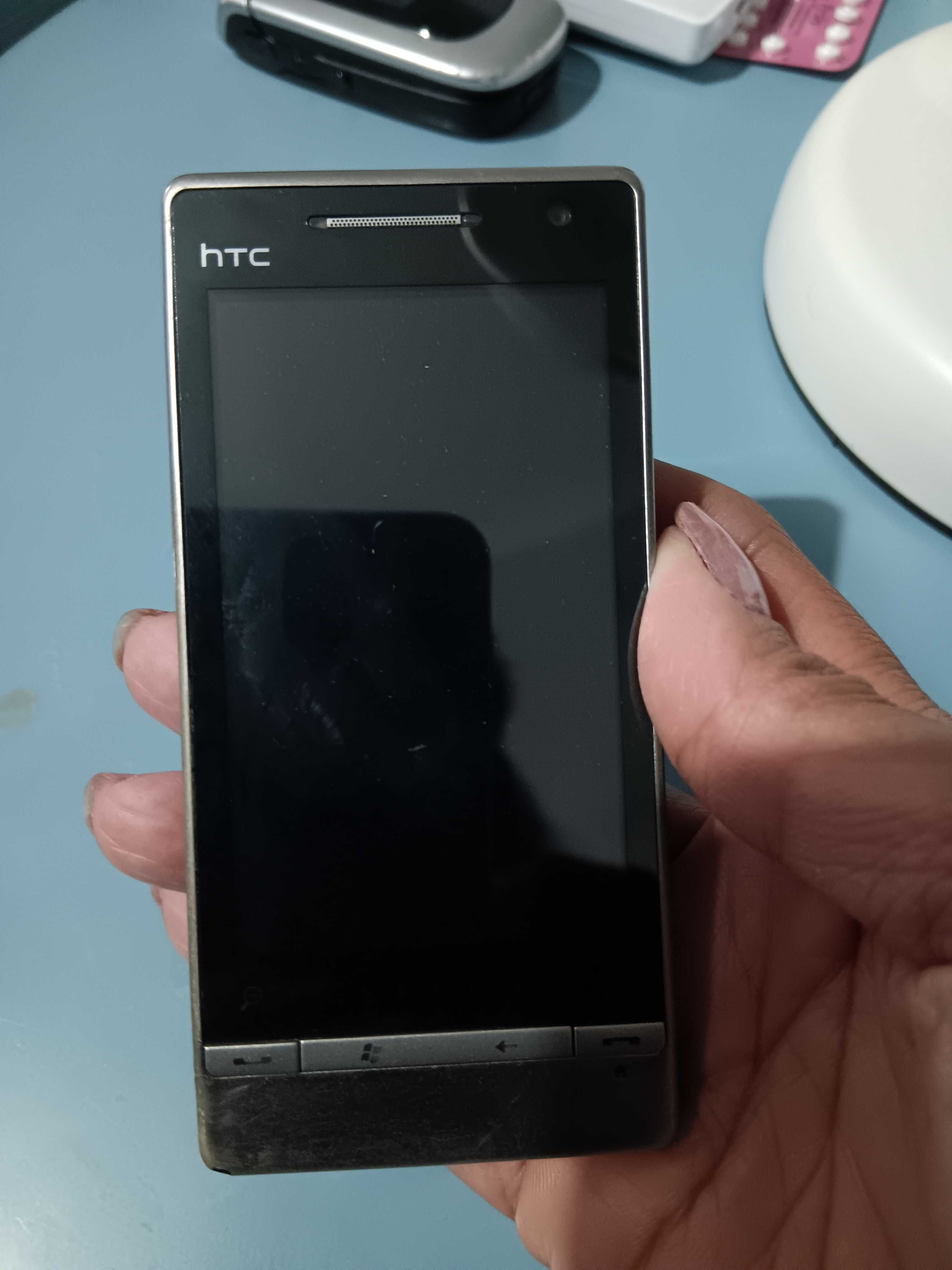Telemóvel antigo HTC Touch Diamond 2 colecionador