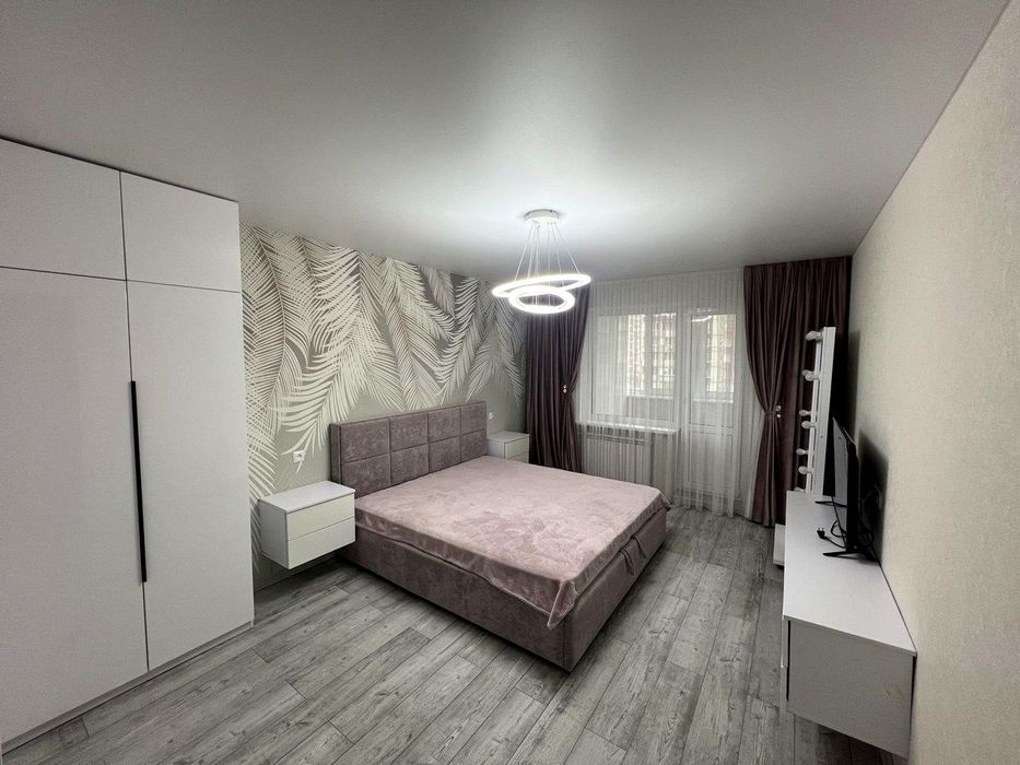 Простора 3-кімнатна квартира з якісним ремонтом просп. Червоної Калини