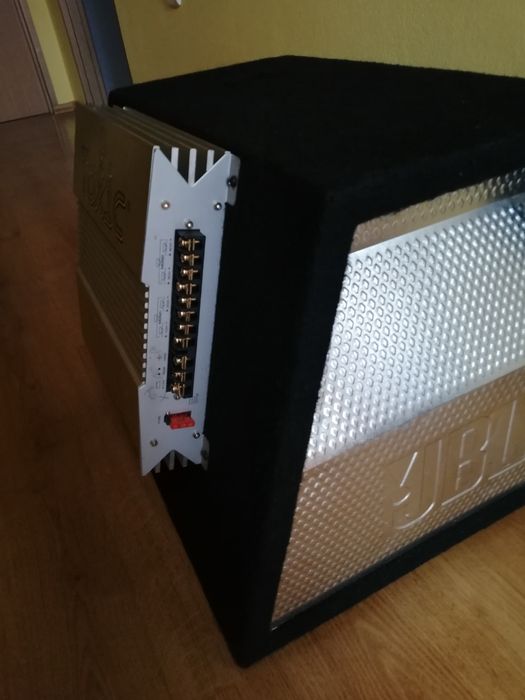Sprzedam skrzynię basową JBL
