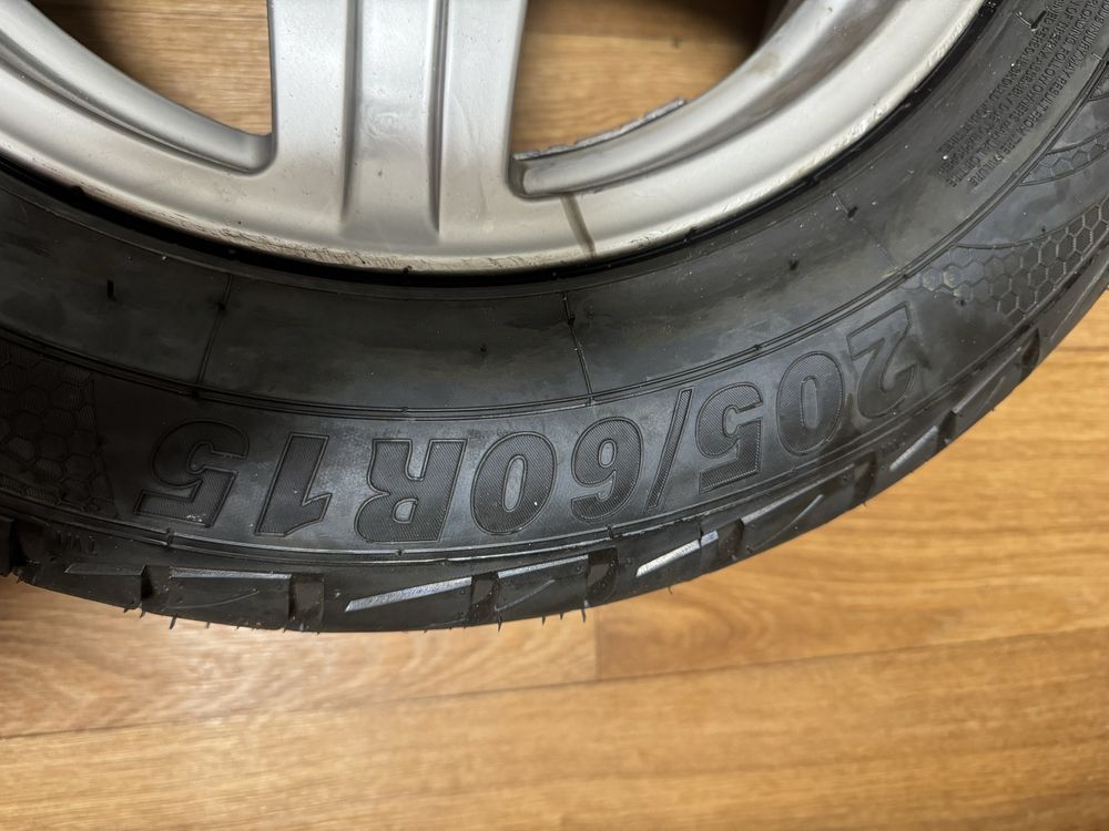 Шини Колесо  запаска 205/60 r 15