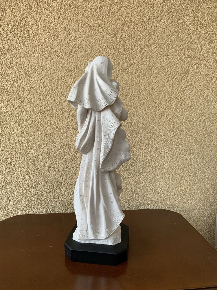 Figura Madonny  z dzieciatkiem