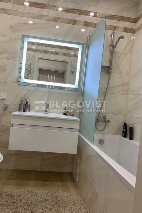 Продаж 2-к квартири 70м.кв. РЕМОНТ М.Лівобережна, Аболмасова, 4