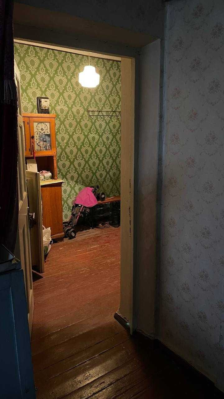 Продам просторную квартиру в крепком доме на Грушевского