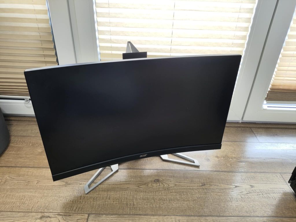 Na sprzedaż zestaw gamingowy PC+Monitor.